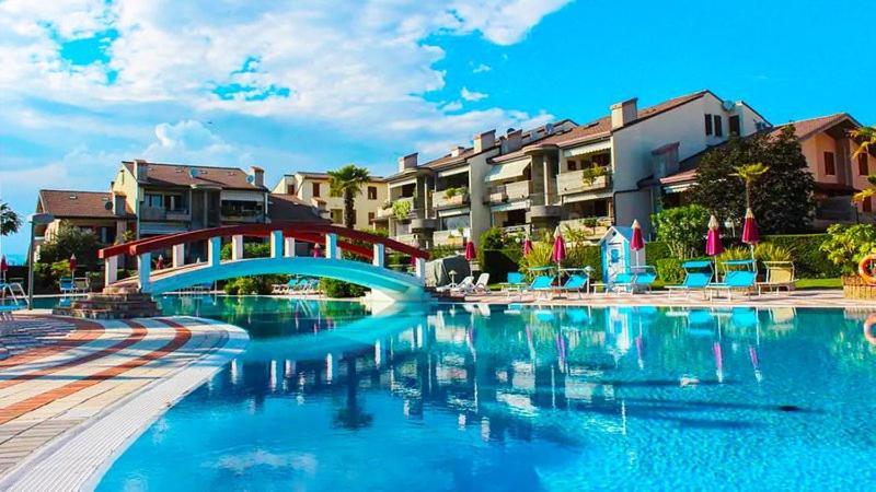 Apartment With Garden And Grill - Green Residence Sirmione เดเซนซาโนเดลการ์ดา ภายนอก รูปภาพ