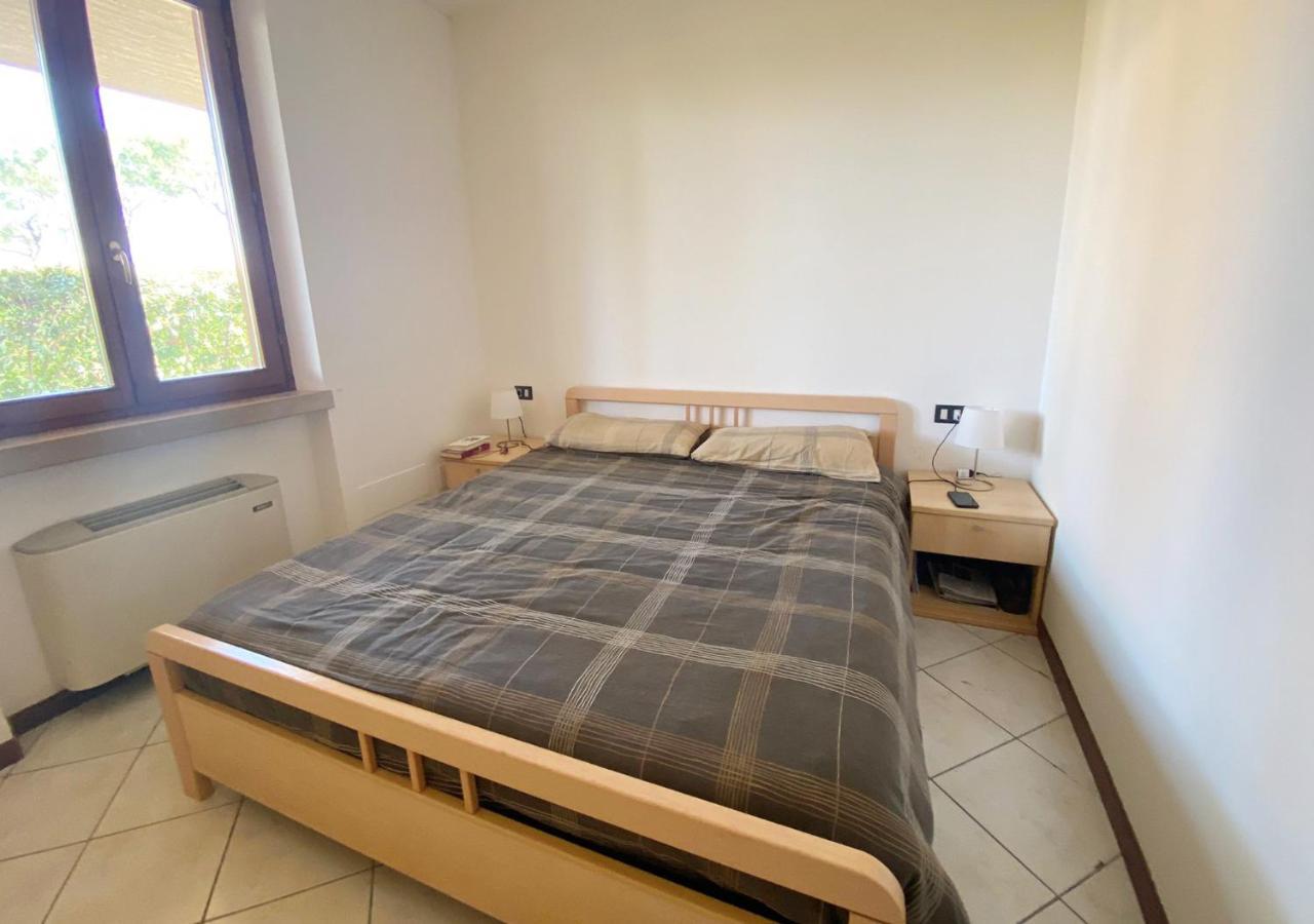 Apartment With Garden And Grill - Green Residence Sirmione เดเซนซาโนเดลการ์ดา ภายนอก รูปภาพ