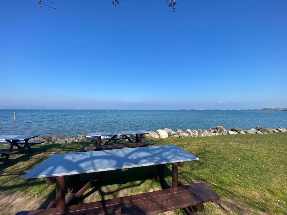 Apartment With Garden And Grill - Green Residence Sirmione เดเซนซาโนเดลการ์ดา ภายนอก รูปภาพ