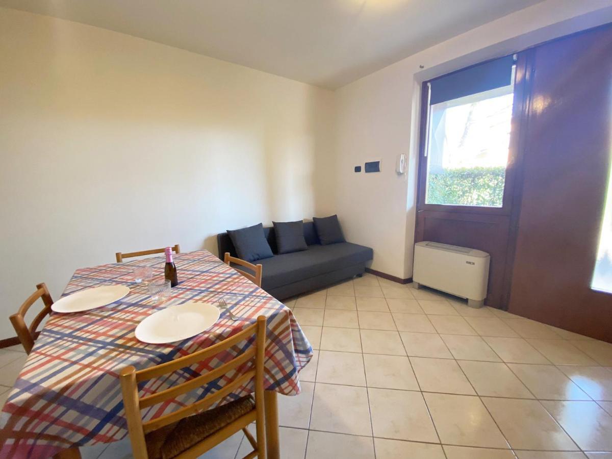 Apartment With Garden And Grill - Green Residence Sirmione เดเซนซาโนเดลการ์ดา ภายนอก รูปภาพ