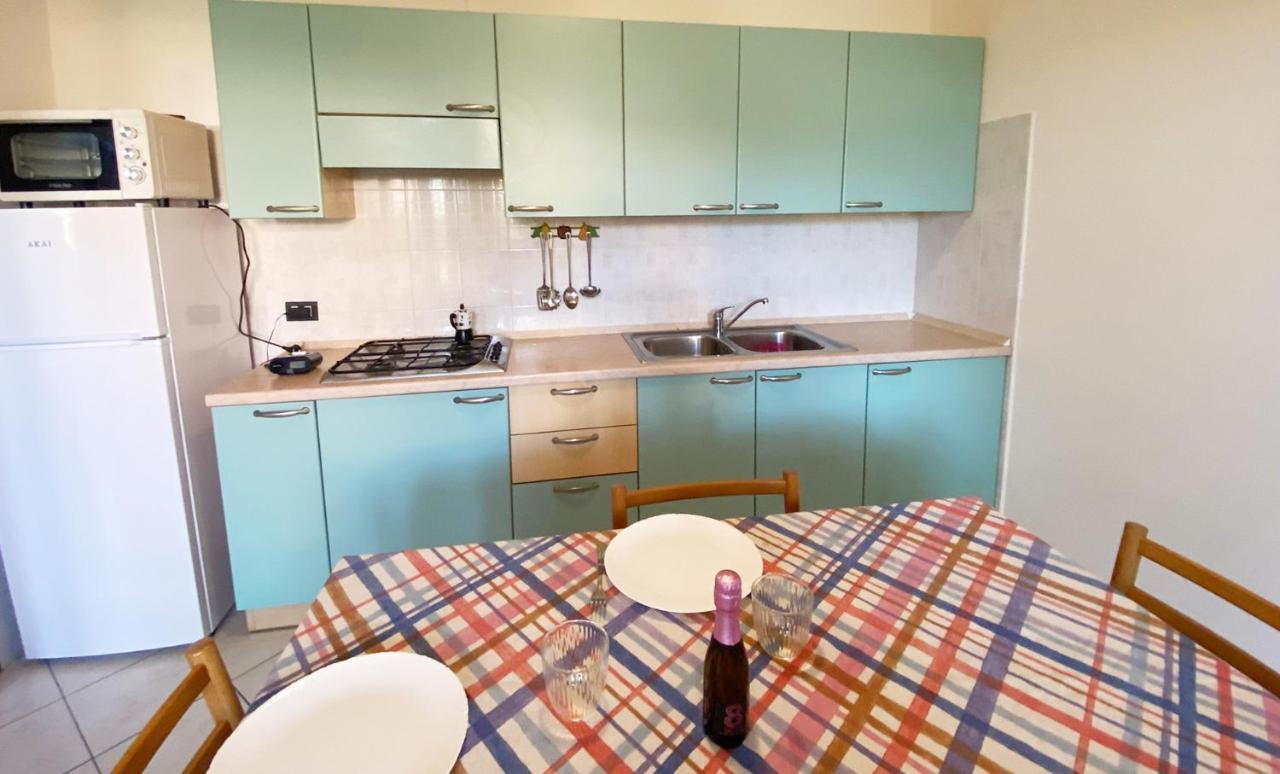 Apartment With Garden And Grill - Green Residence Sirmione เดเซนซาโนเดลการ์ดา ภายนอก รูปภาพ