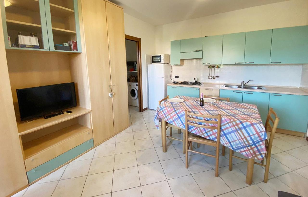Apartment With Garden And Grill - Green Residence Sirmione เดเซนซาโนเดลการ์ดา ภายนอก รูปภาพ